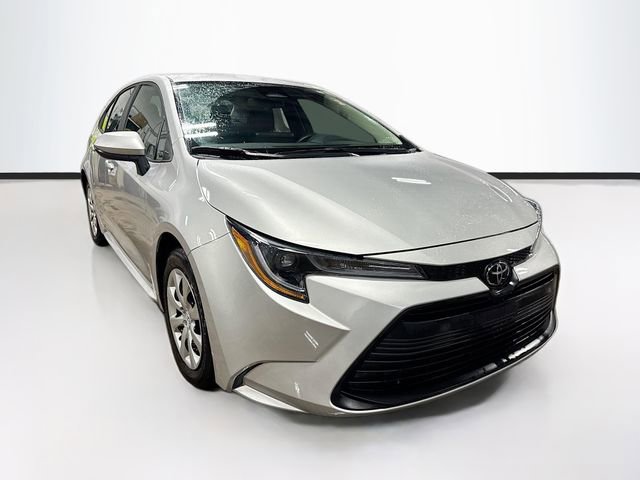 Used 2025 Toyota Corolla LE image 1