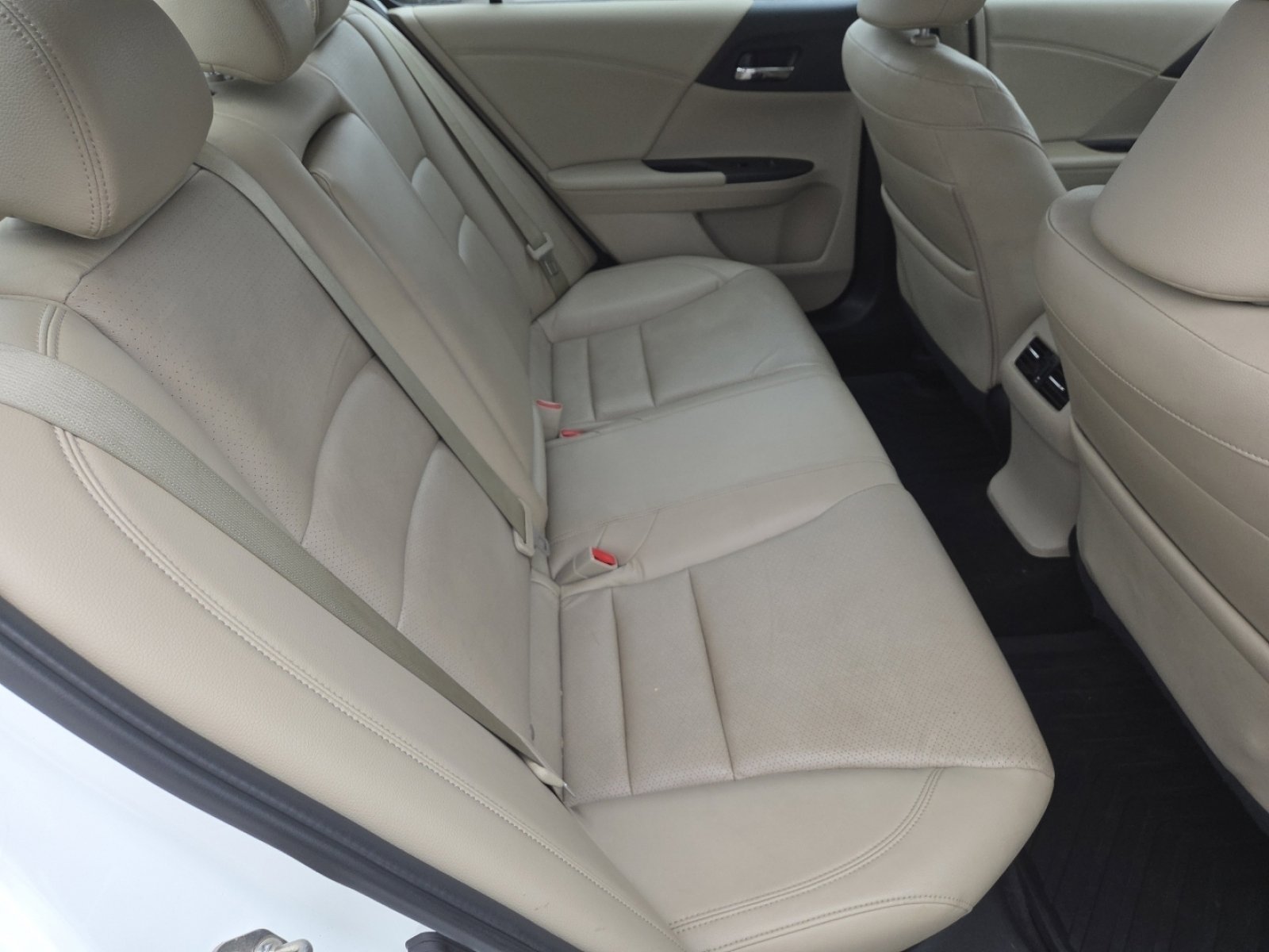 Used 2016 Honda Accord Touring image 19