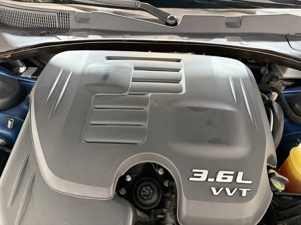 Used 2020 Dodge Charger SXT w/ Blacktop Package RWD image 30