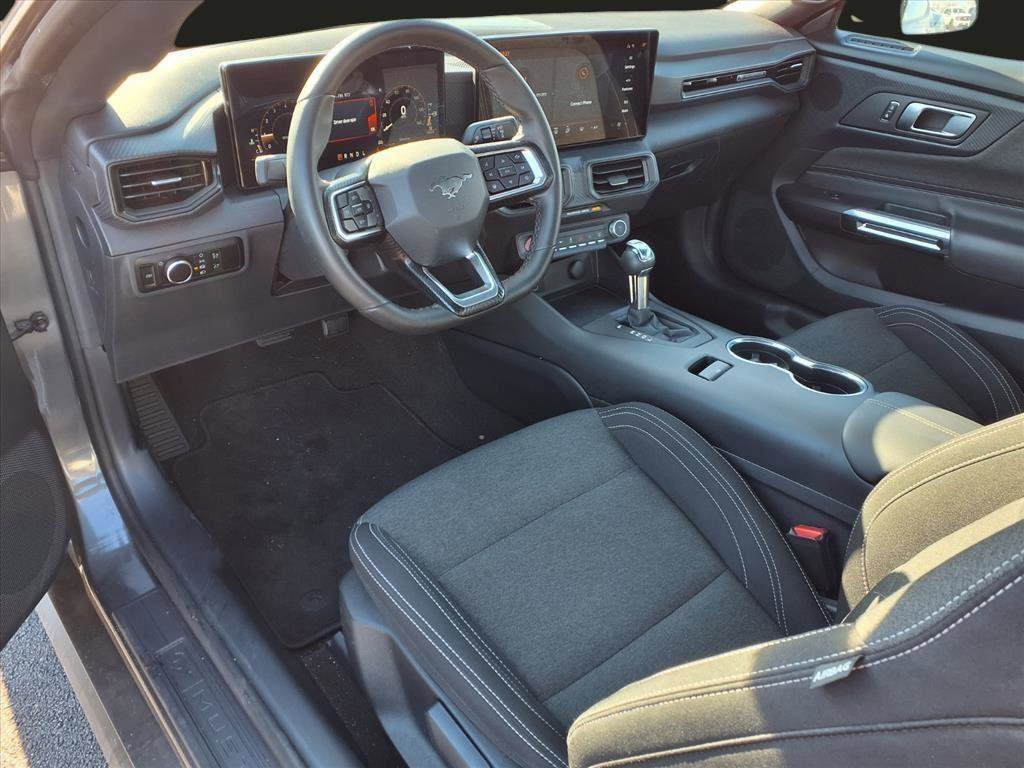 Used 2024 Ford Mustang Coupe image 6