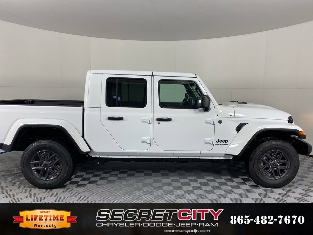 New 2025 Jeep Gladiator Sport image 8