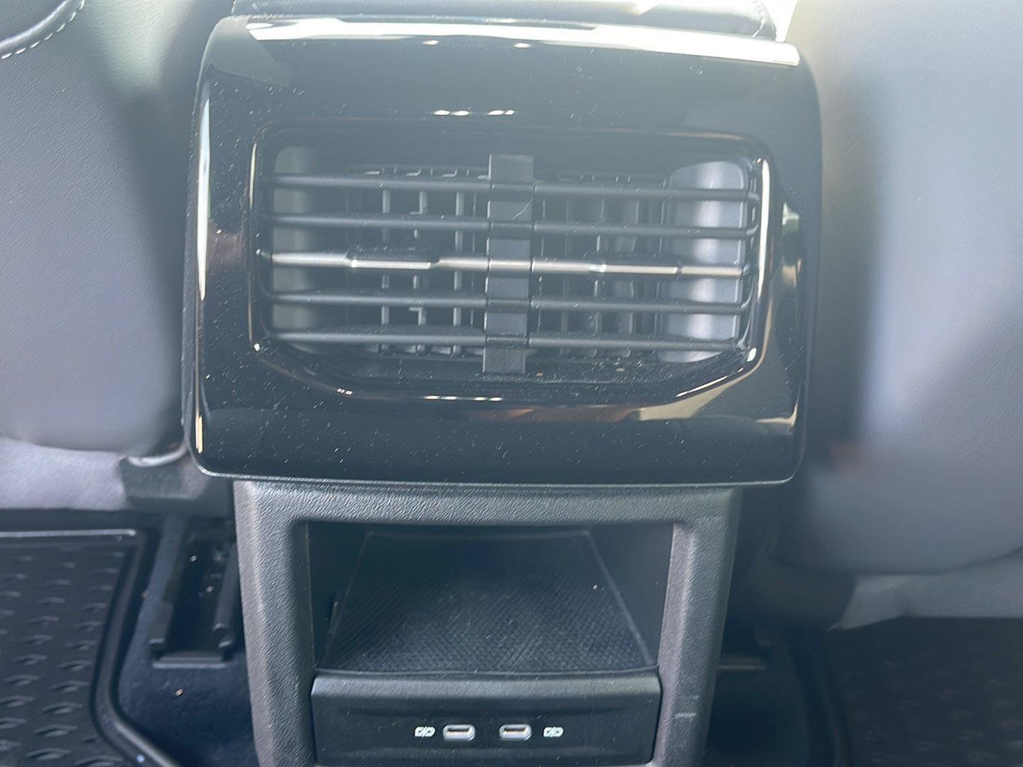 Used 2025 Volkswagen ID.4 Pro AWD/4WD image 19