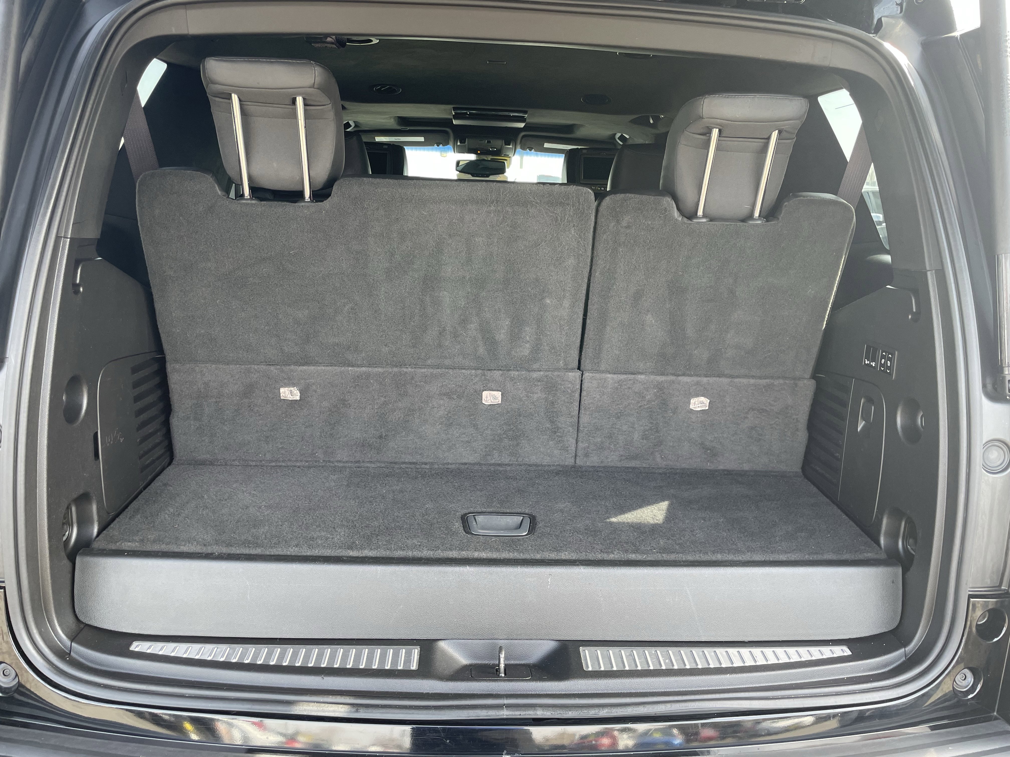 Used 2016 Cadillac Escalade Platinum image 9