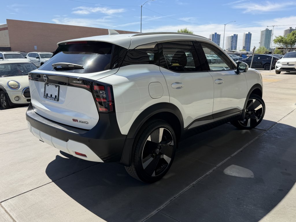 Used 2025 Nissan Kicks SR AWD/4WD image 4