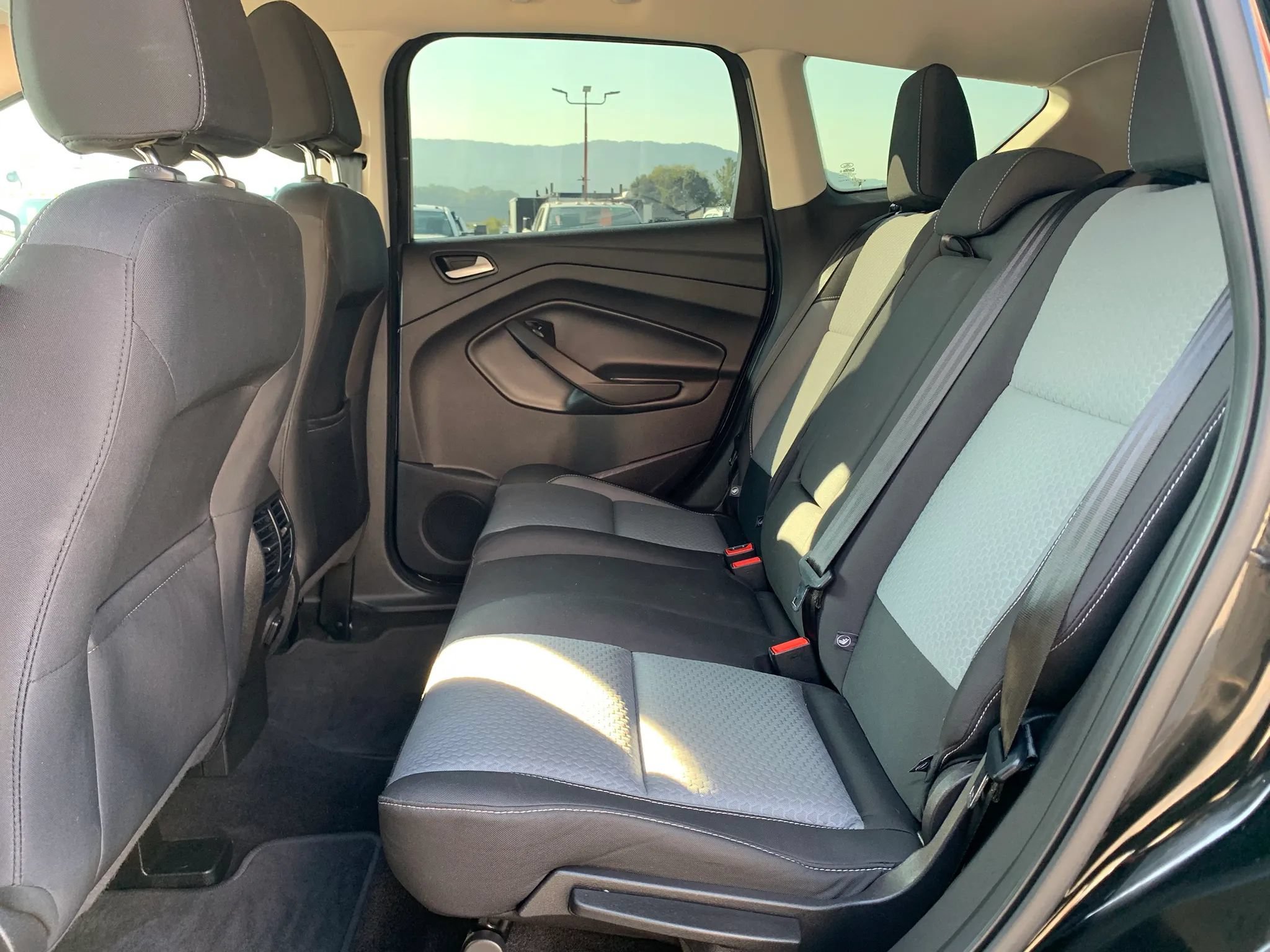Used 2017 Ford Escape SE AWD/4WD image 26