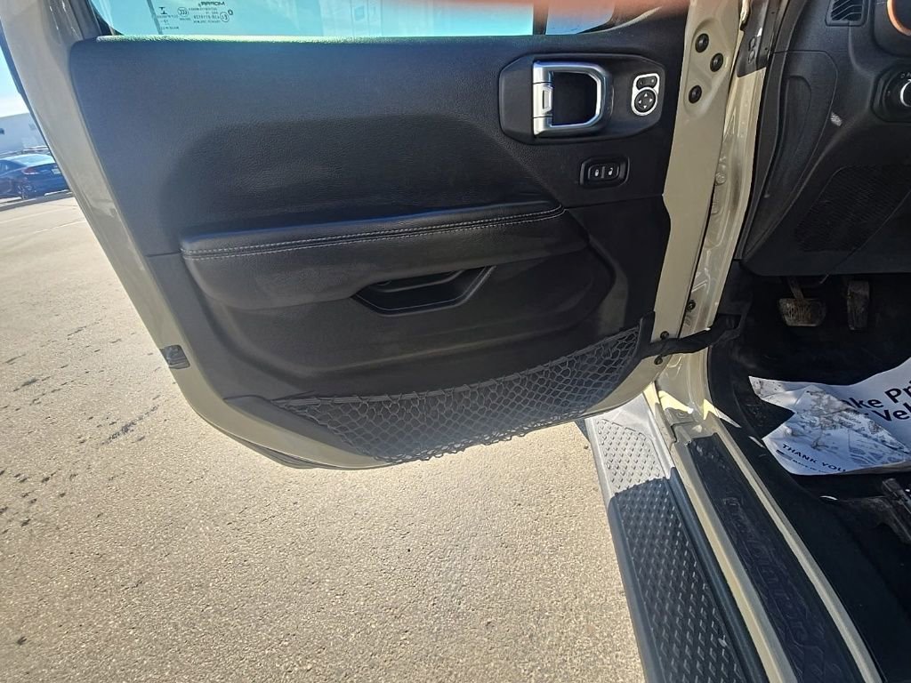 Used 2020 Jeep Gladiator Overland image 12