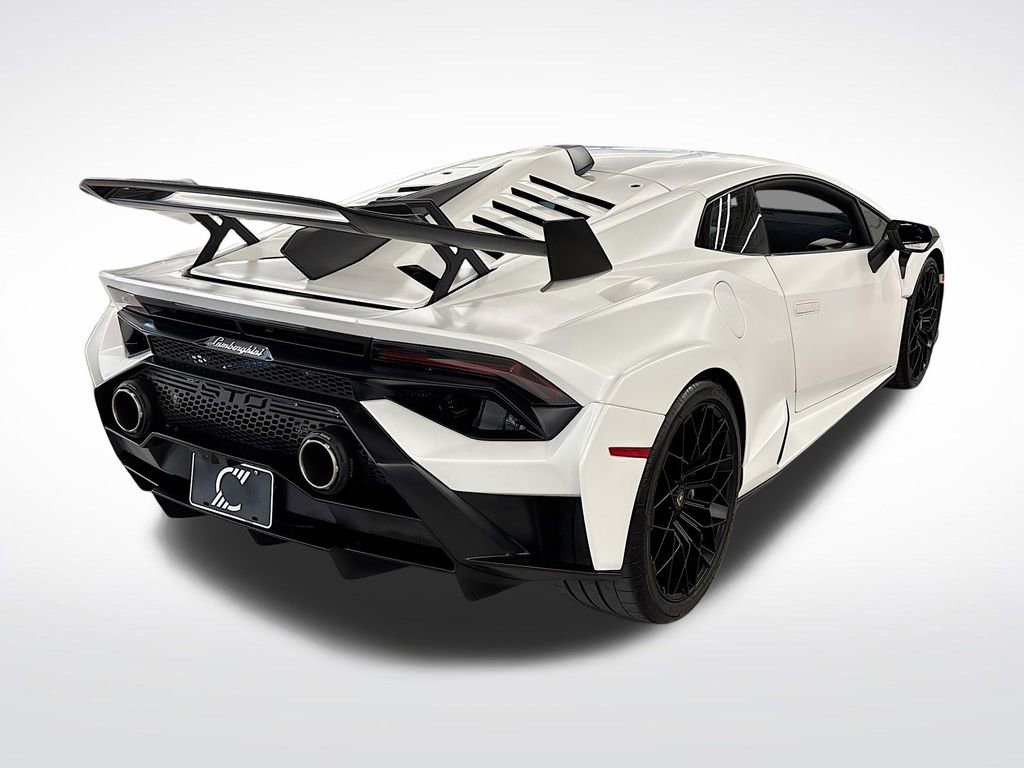 Used 2023 Lamborghini Huracan STO image 5