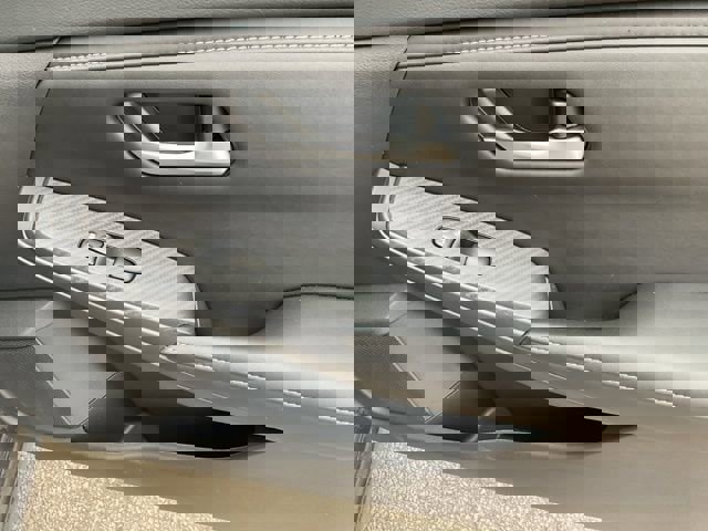 Used 2025 Nissan Sentra SV image 14