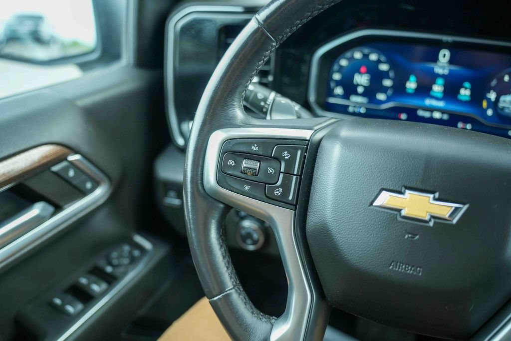 Used 2023 Chevrolet Silverado 1500 LT w/ Z71 Off-Road Package AWD/4WD image 28