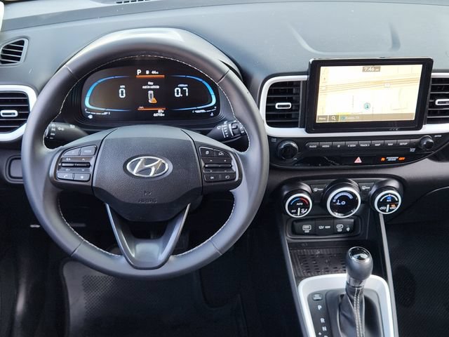 Used 2023 Hyundai Venue Limited FWD image 28