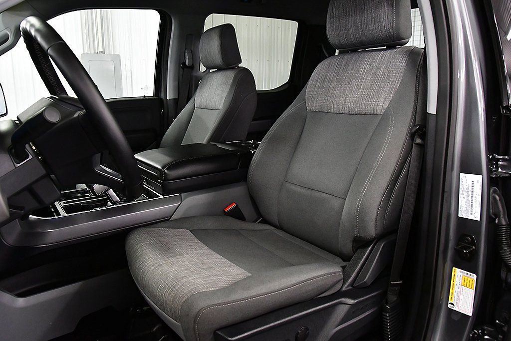 Used 2023 Ford F150 Lightning XLT image 31