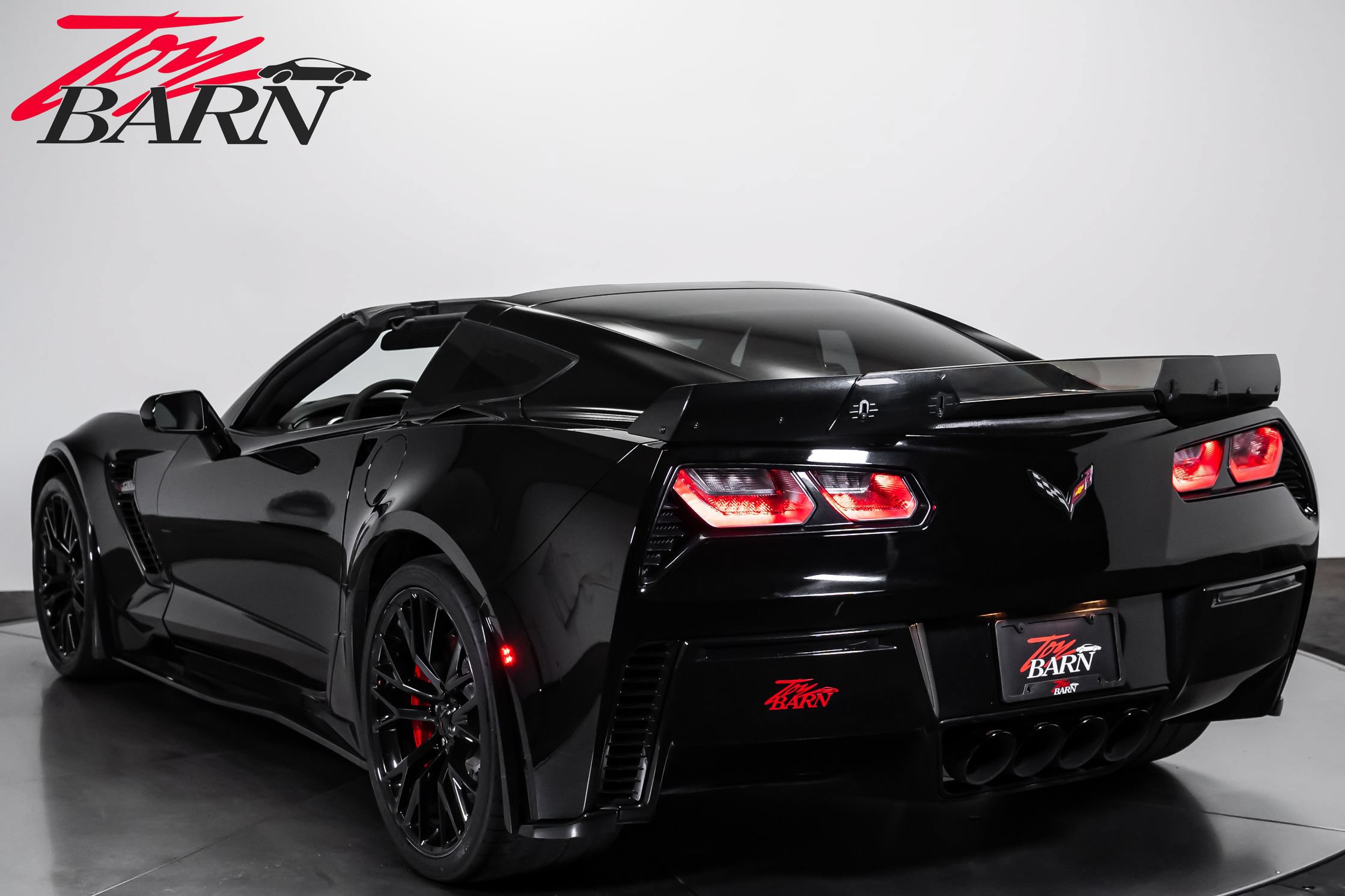 Used 2018 Chevrolet Corvette Z06 RWD image 3