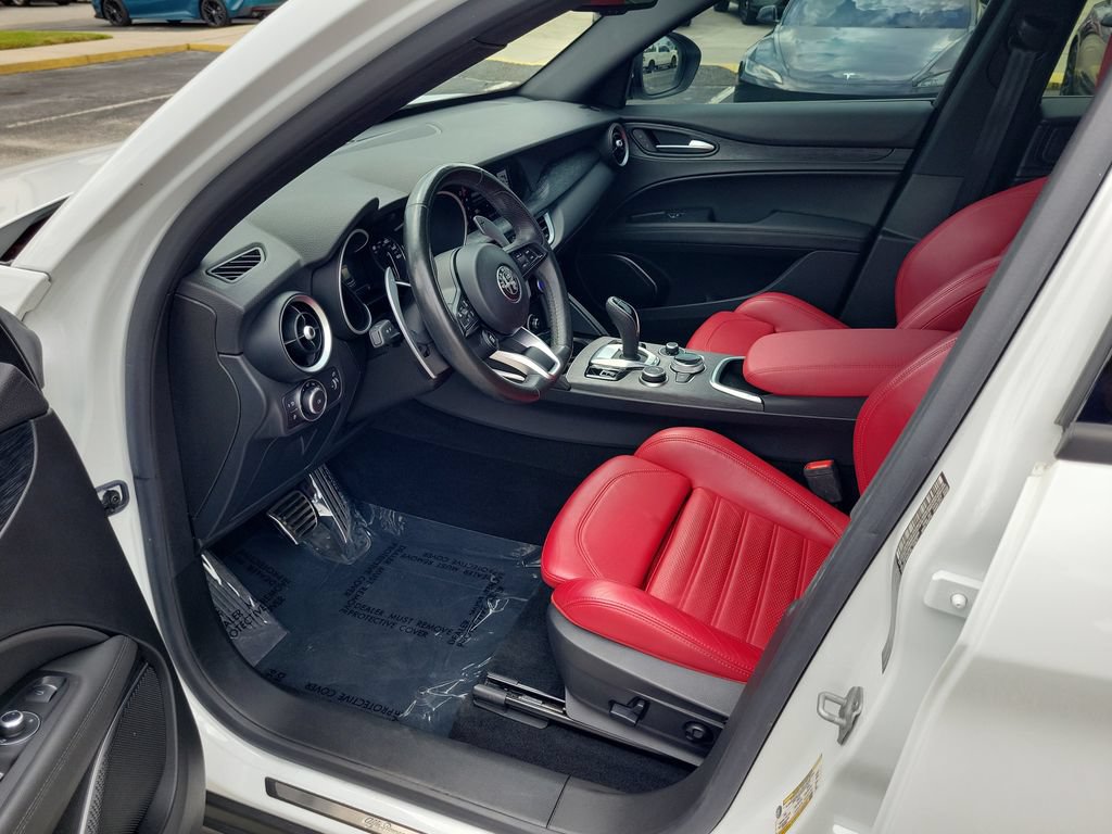 Used 2022 Alfa Romeo Stelvio Sprint RWD image 14