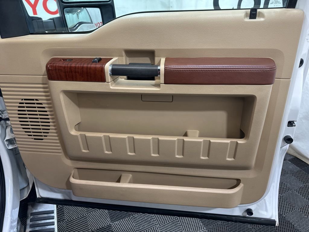 Used 2012 Ford F250 King Ranch w/ King Ranch w/Chrome Pkg image 9