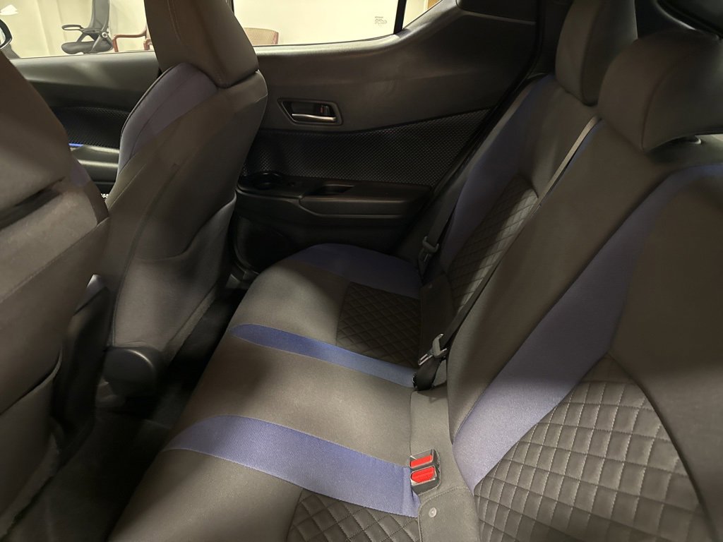 Used 2022 Toyota C-HR XLE image 14