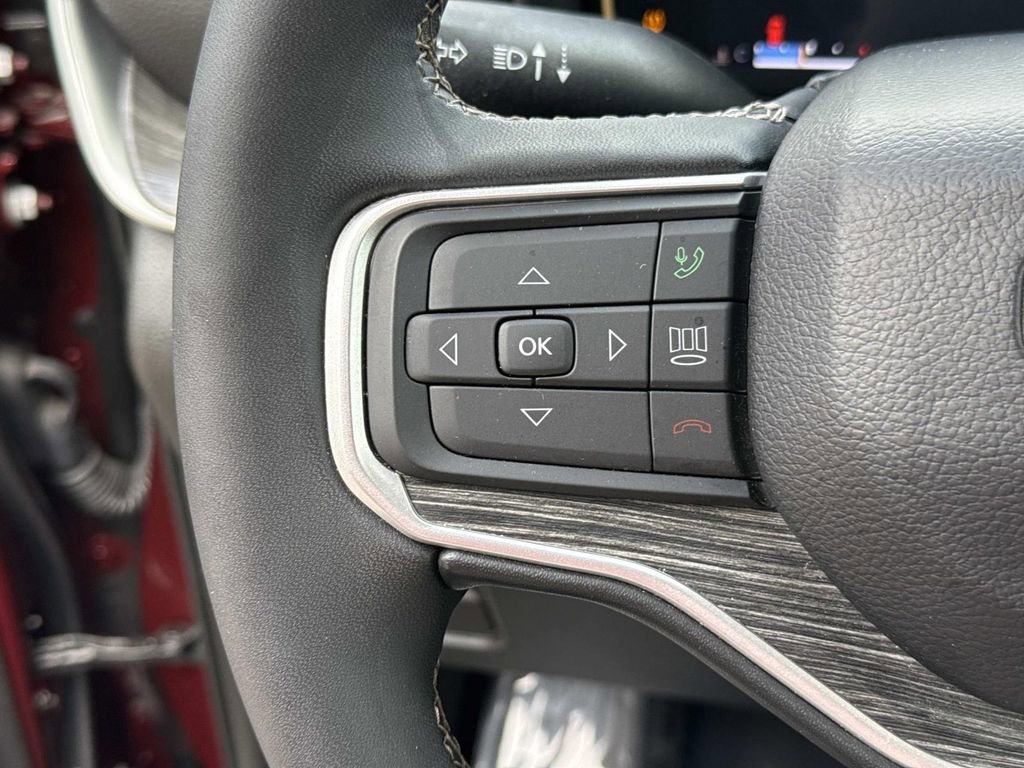 Used 2024 Jeep Wagoneer L Series II image 46