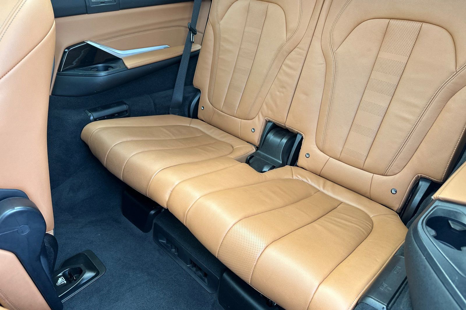 Used 2022 BMW X7 xDrive40i w/ Premium Package AWD/4WD image 19