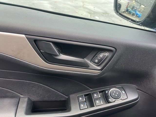 Used 2022 Ford Escape SE w/ Convenience Package image 19