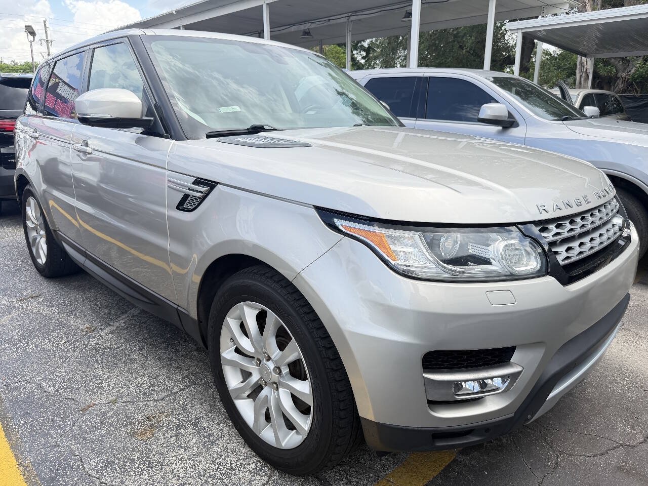 Used 2015 Land Rover Range Rover Sport HSE AWD/4WD image 10