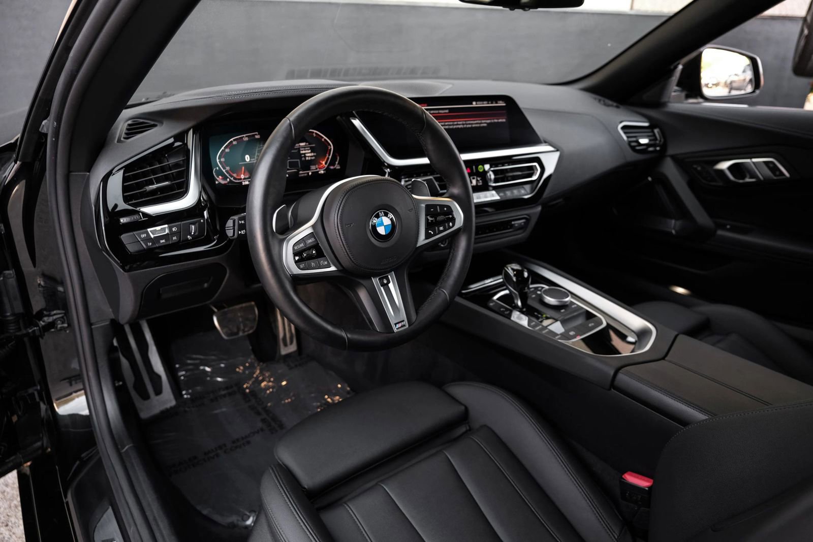 Used 2024 BMW Z4 sDrive30i w/ Convenience Package RWD image 2