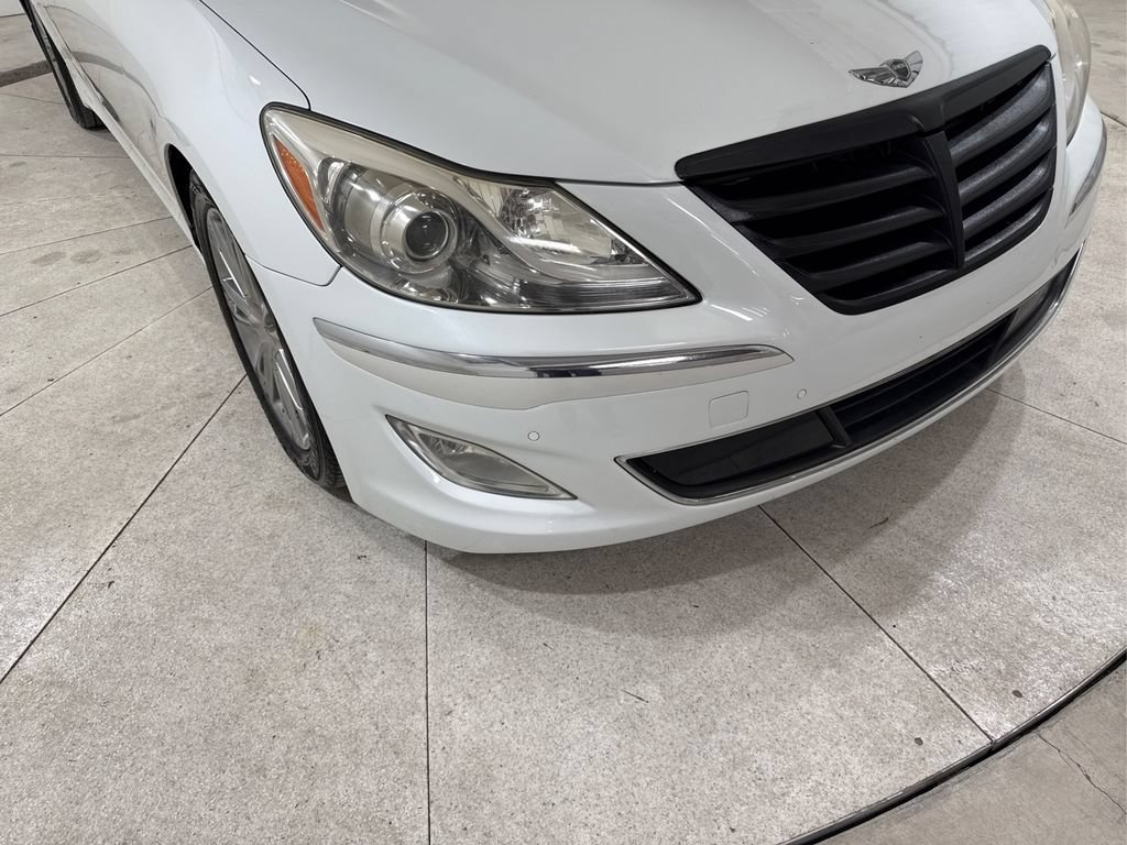 Used 2012 Hyundai Genesis 3.8 w/ Premium Pkg RWD image 13