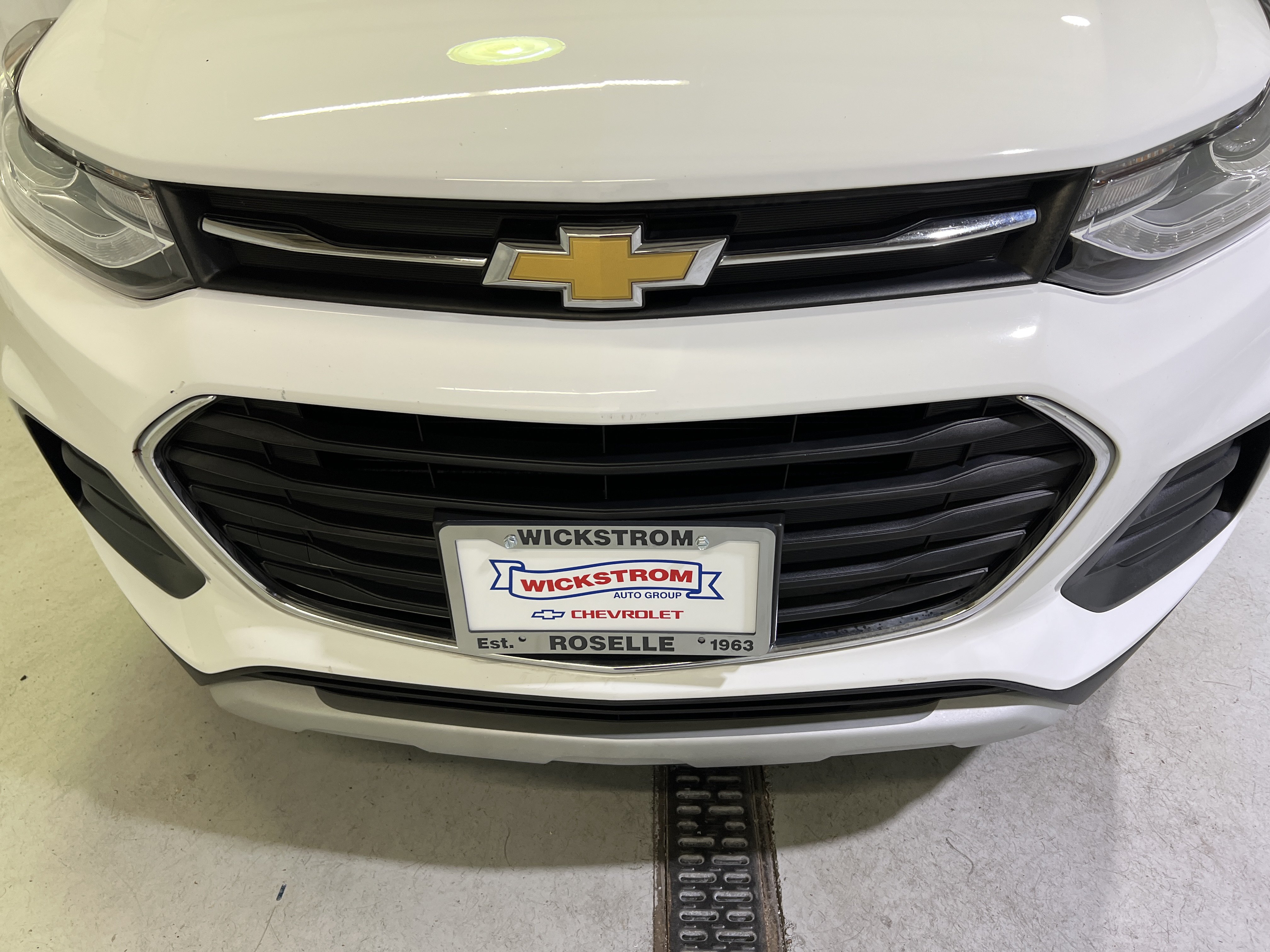 Certified 2021 Chevrolet Trax LT w/ LT Convenience Package AWD/4WD image 4