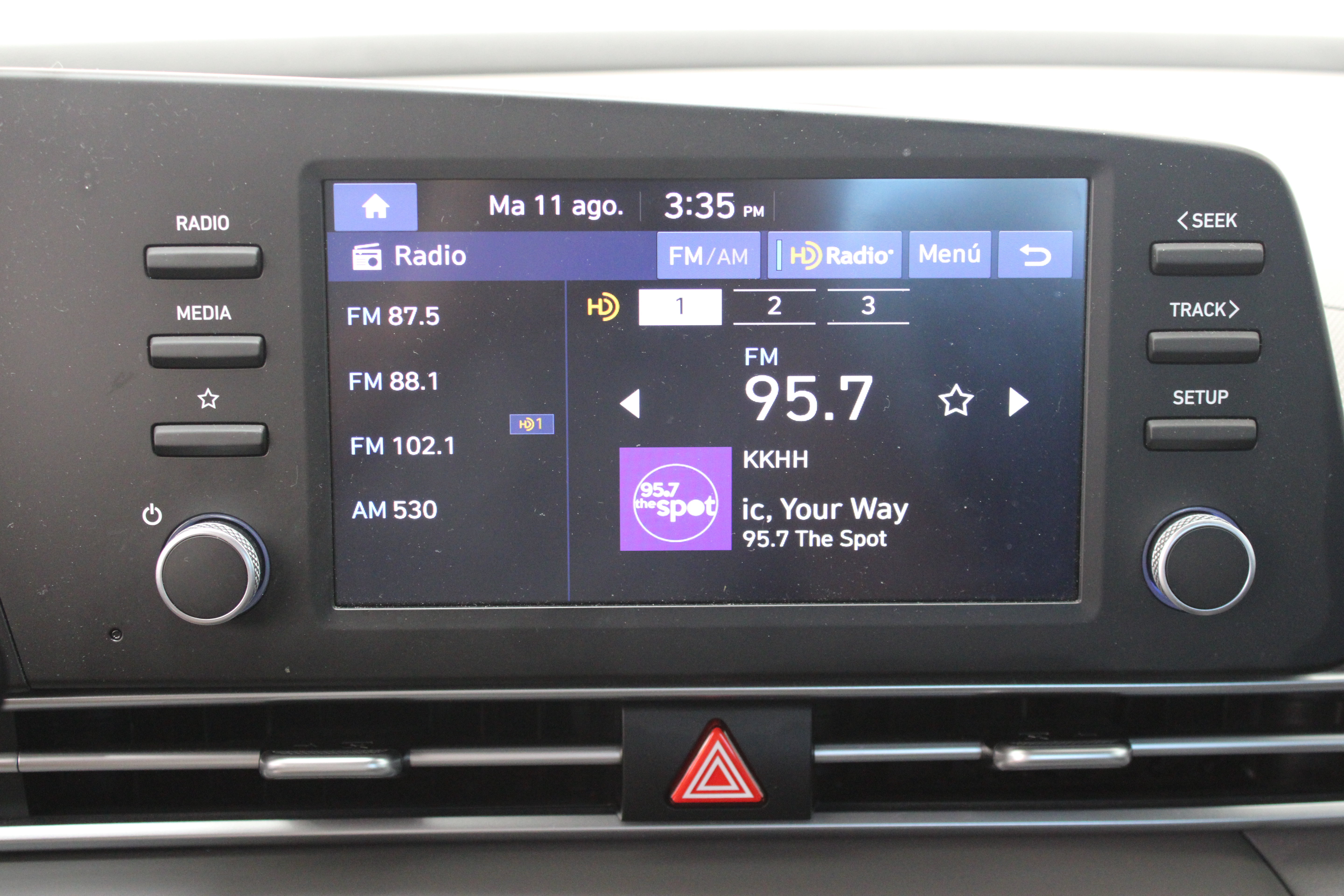 Used 2025 Hyundai Elantra SE FWD image 17