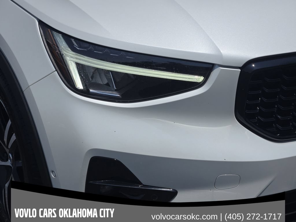 Certified 2023 Volvo XC40 B4 Plus w/ Driver Assist Package FWD image 10