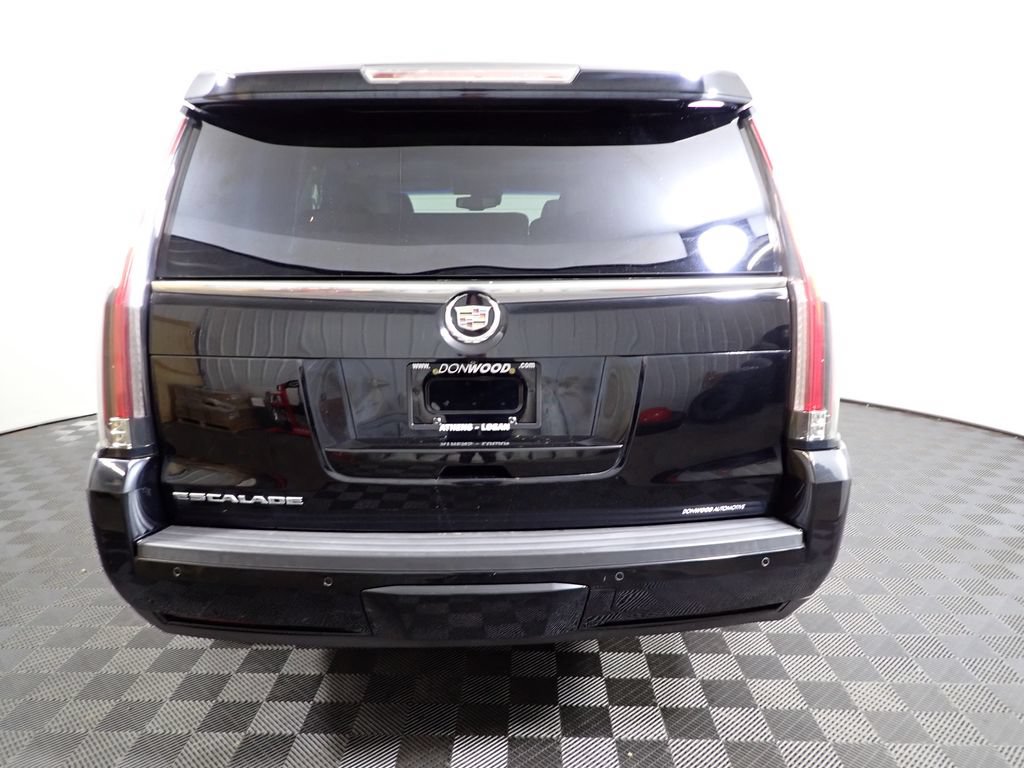 Used 2015 Cadillac Escalade Luxury AWD/4WD image 15