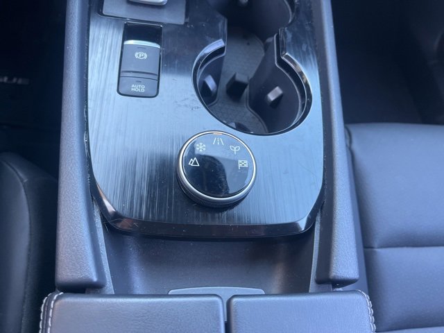 Used 2023 Nissan Rogue SV w/ SV Premium B Package image 17