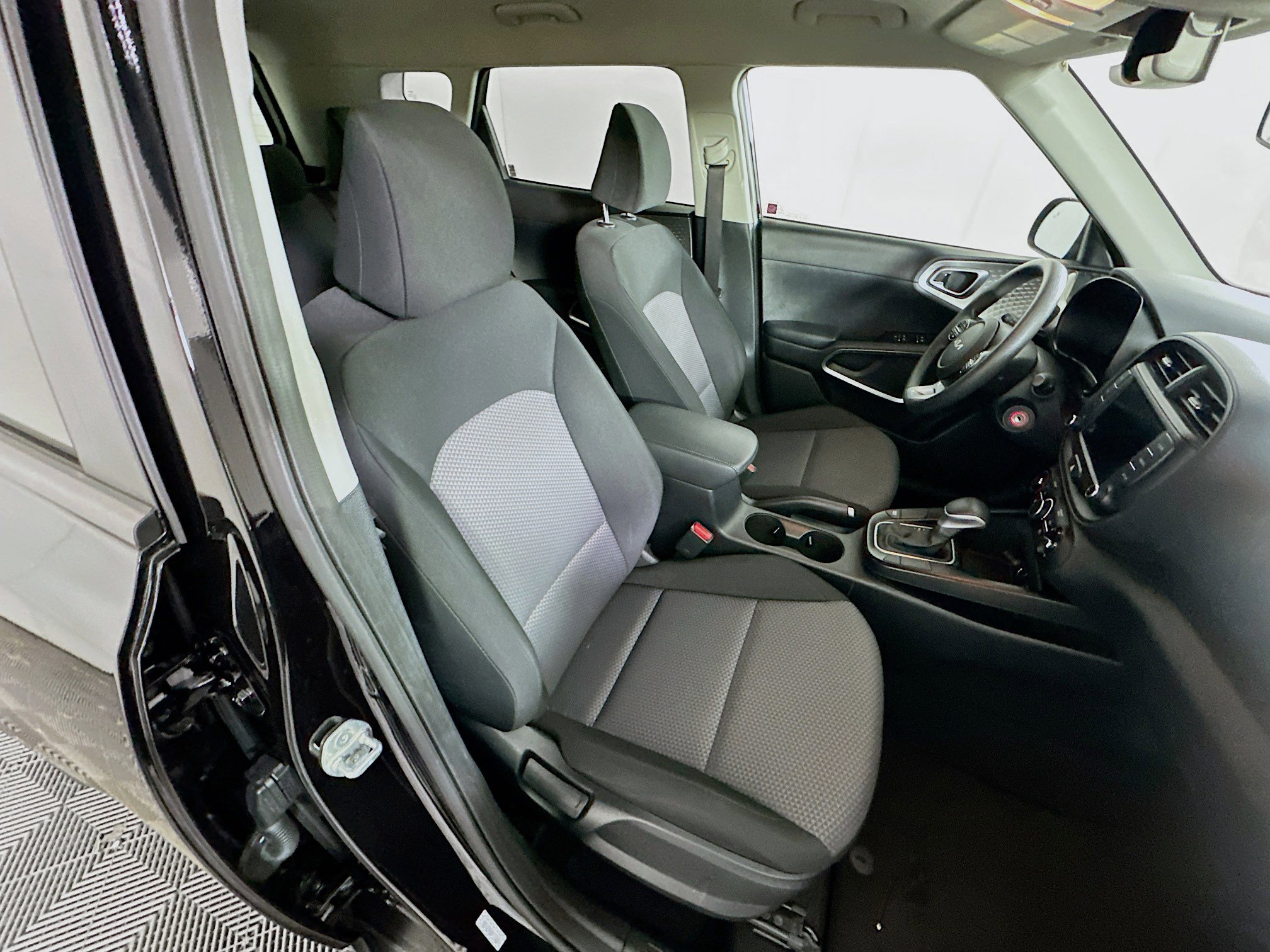 Used 2025 Kia Soul LX w/ LX Technology Package image 29