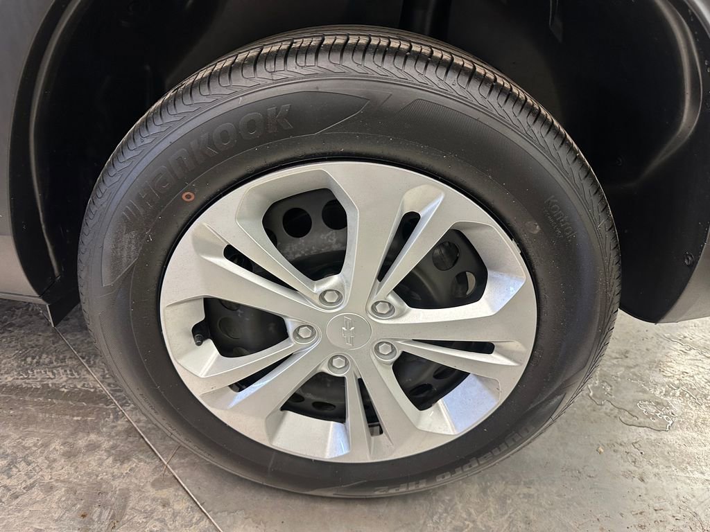 Used 2024 Chevrolet Trax LS image 30