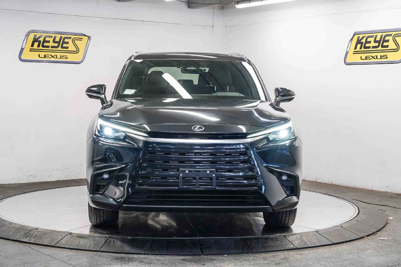 Used 2025 Lexus TX 350 FWD w/ Technology Package image 6