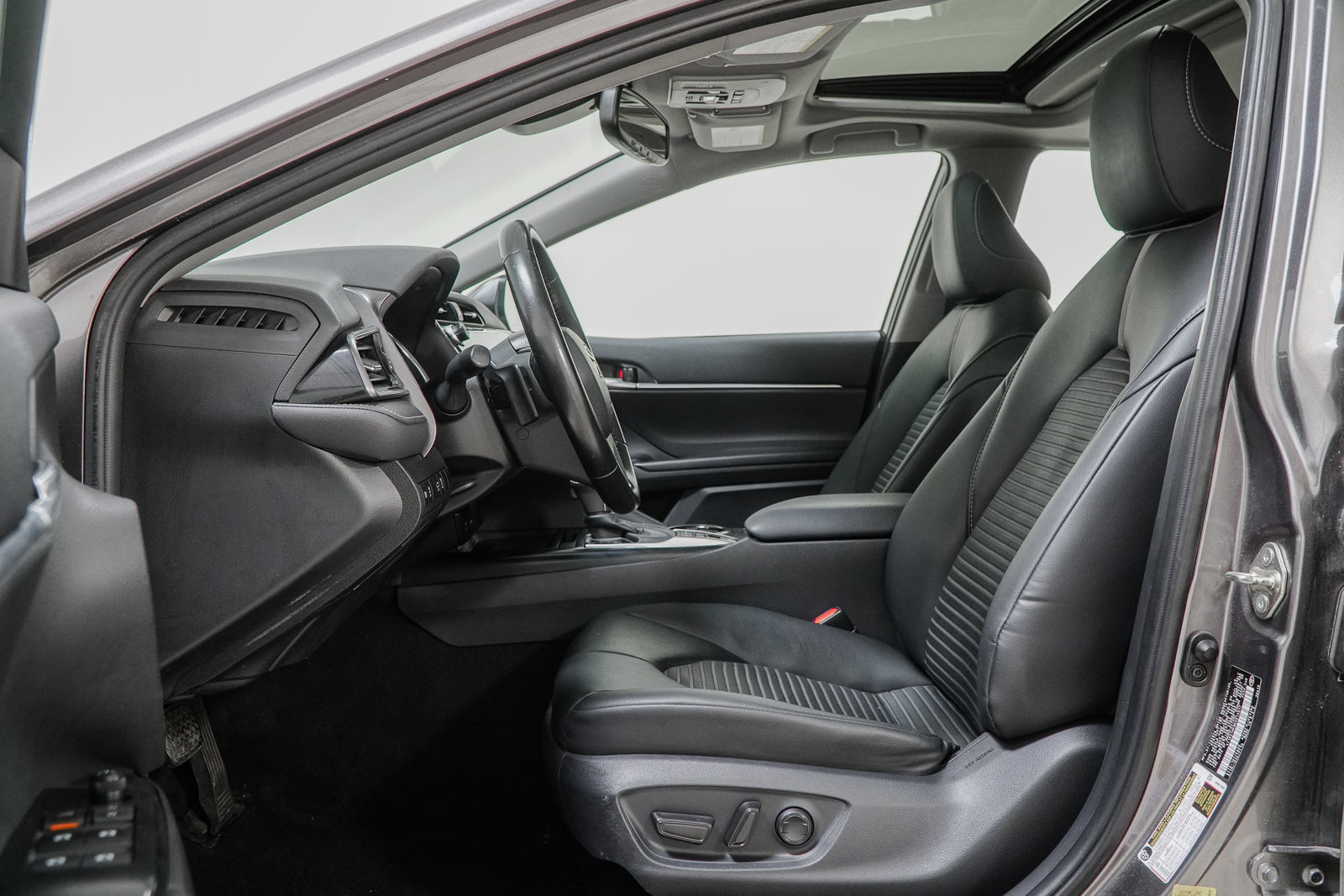 Used 2019 Toyota Camry SE w/ Audio Package FWD image 20