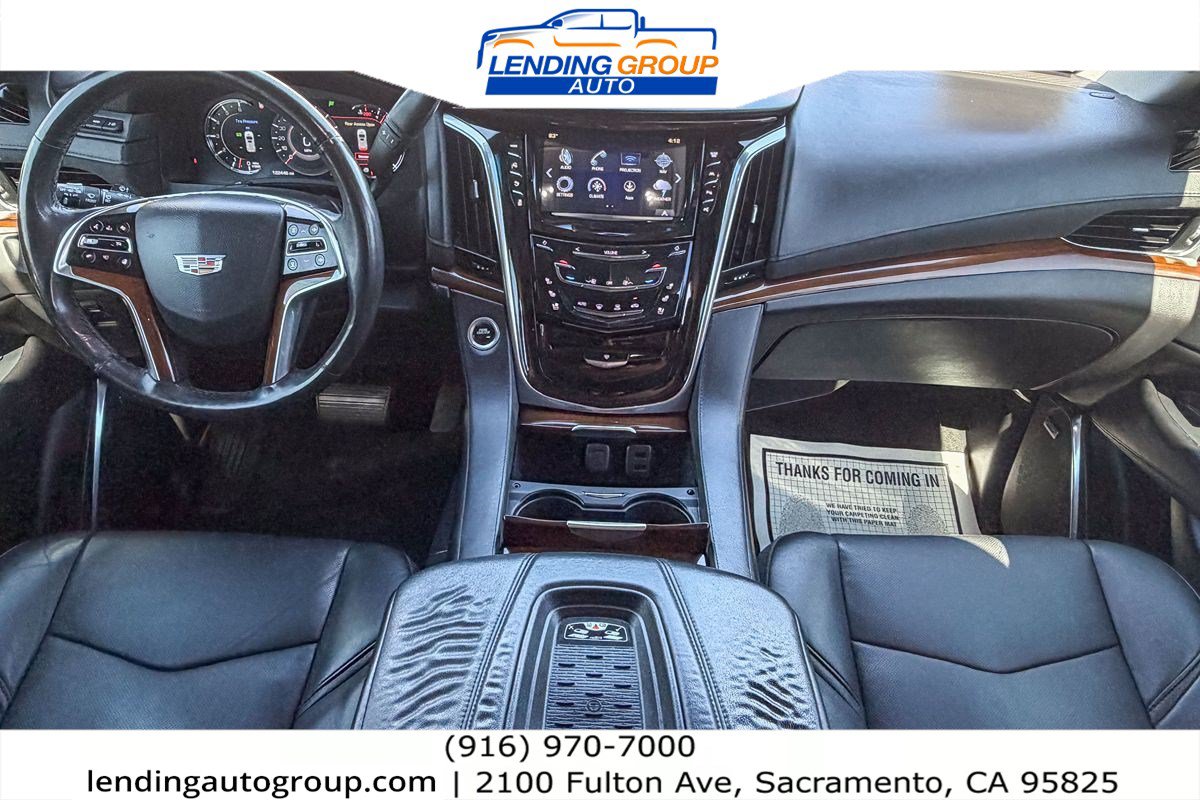 Used 2017 Cadillac Escalade Premium Luxury AWD/4WD image 10