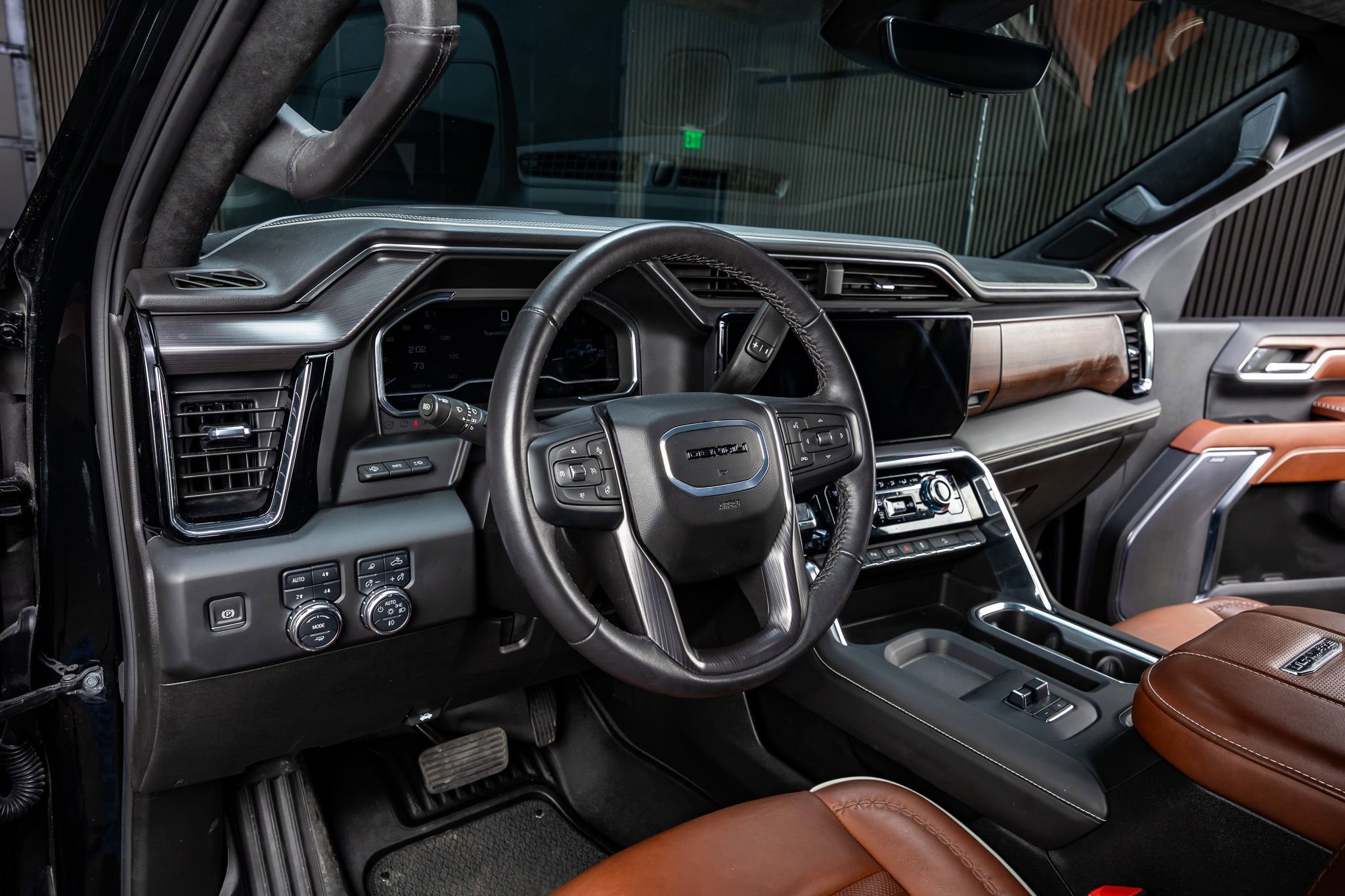 Used 2024 GMC Sierra 2500 Denali Ultimate image 16
