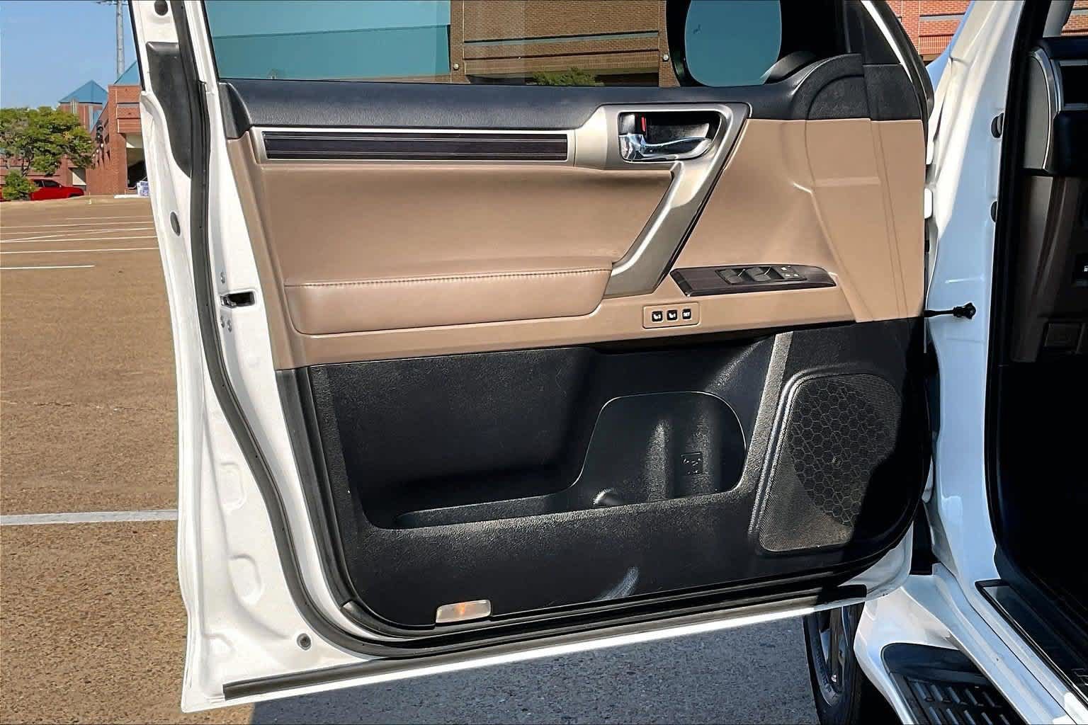 Used 2020 Lexus GX 460 Premium w/ Premium Package AWD/4WD image 27