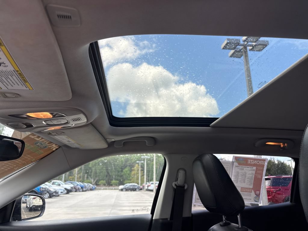 Used 2018 Jeep Compass Limited w/ Safe & Security Group FWD image 11