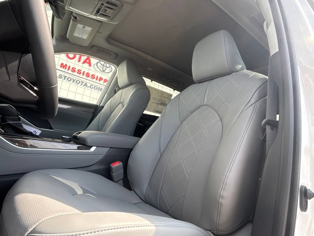 New 2026 Toyota Highlander Platinum AWD/4WD image 11