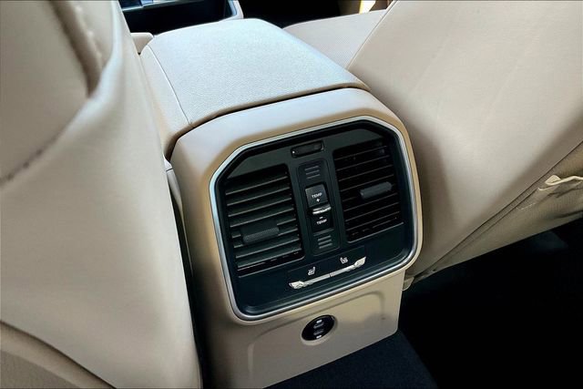 Used 2026 Porsche Macan image 10