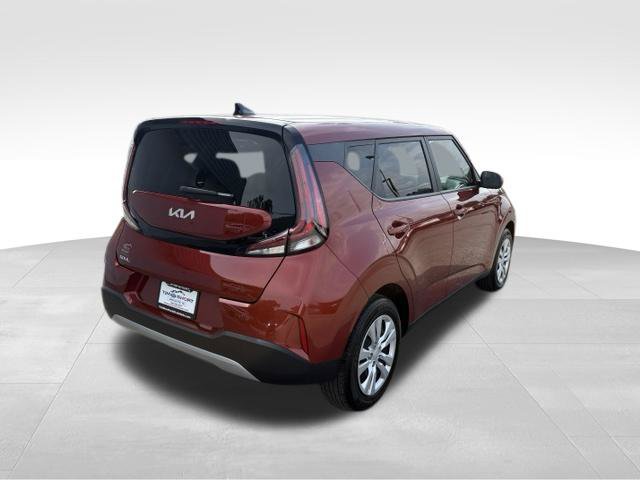 Used 2025 Kia Soul LX FWD image 2