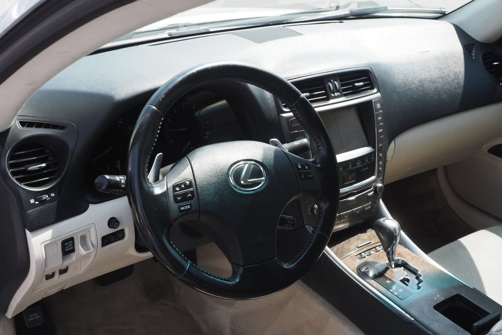 Used 2010 Lexus IS 250C RWD image 13