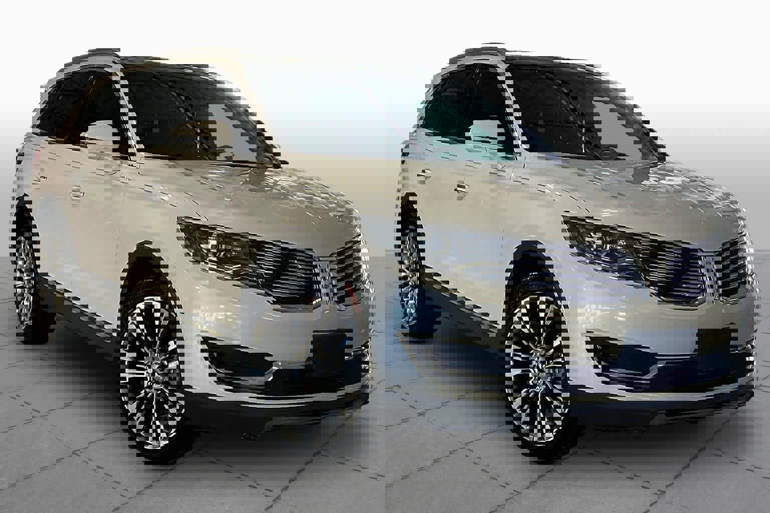 Used 2016 Lincoln MKX Reserve w/ Climate Package image 2