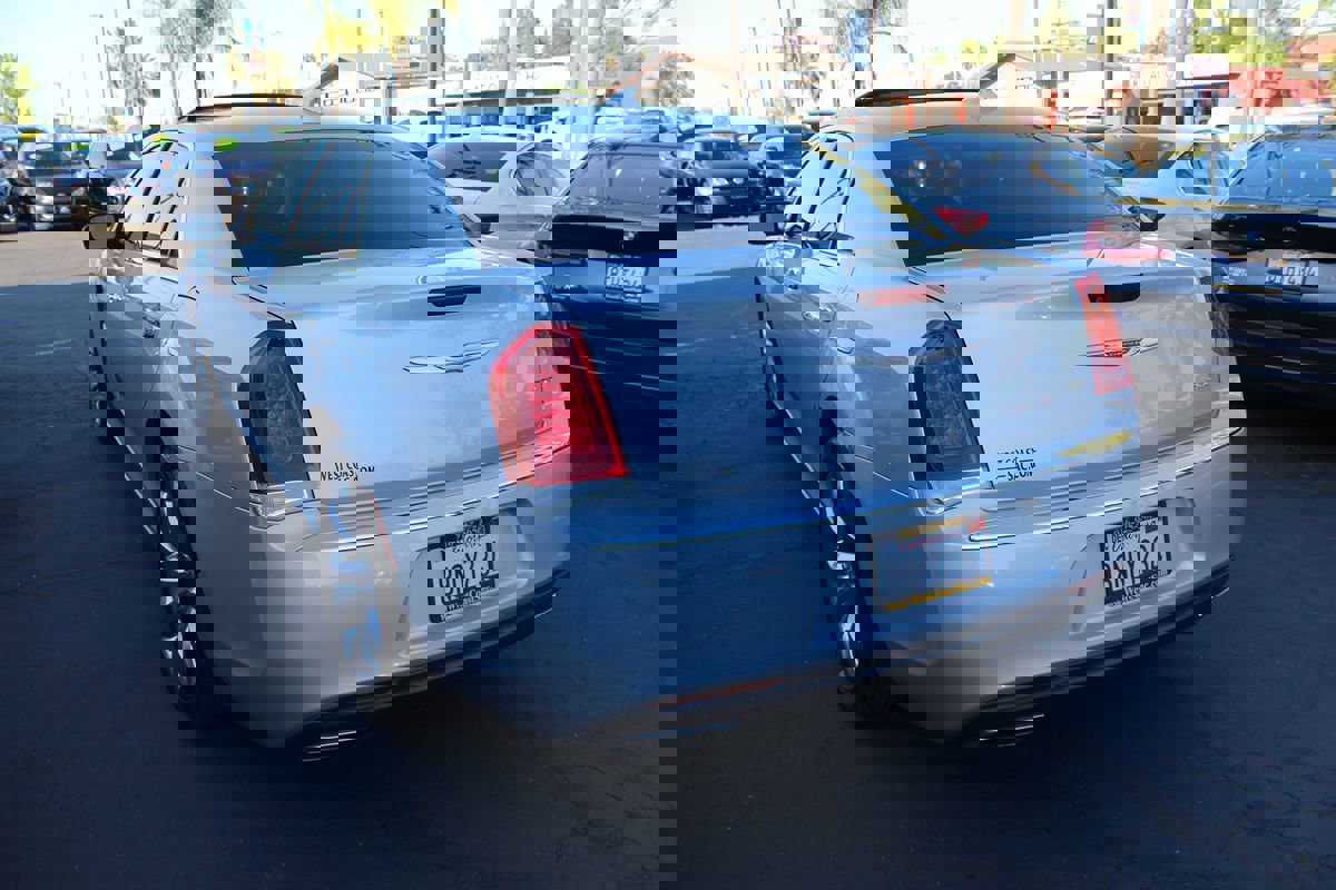 Used 2020 Chrysler 300 Limited image 5