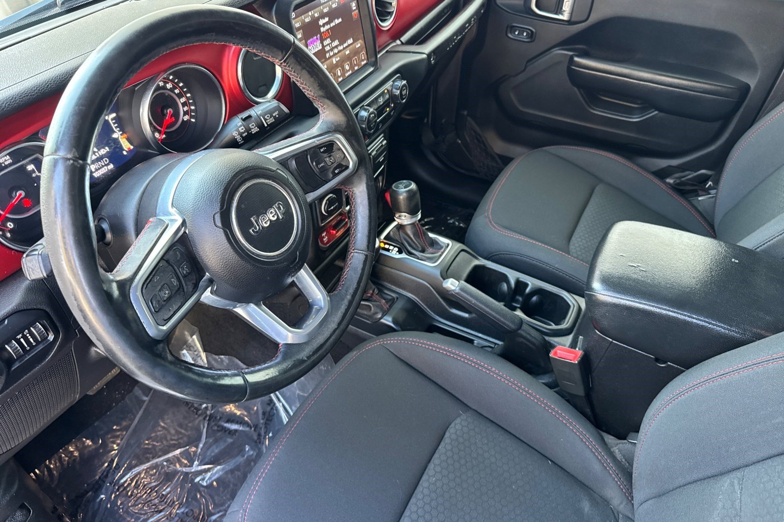 Used 2018 Jeep Wrangler Unlimited Rubicon AWD/4WD image 4
