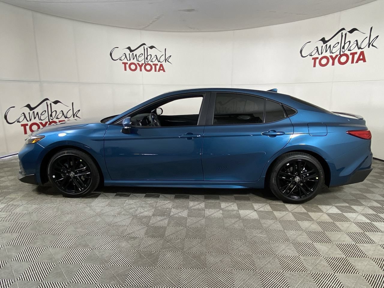 New 2026 Toyota Camry SE FWD image 4