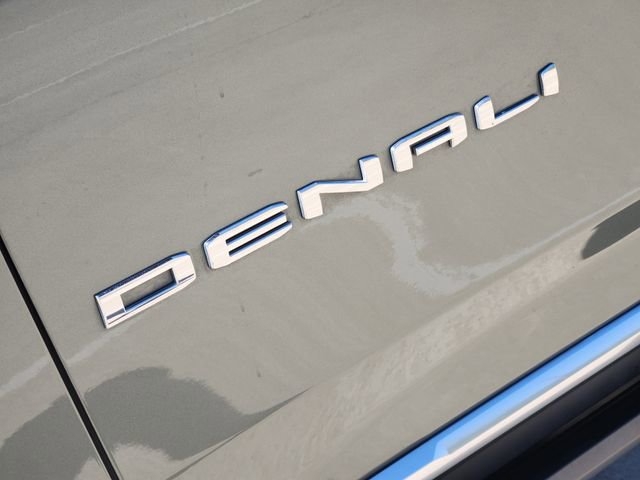Used 2024 GMC Yukon XL Denali w/ LPO, Floor Liner Package AWD/4WD image 12