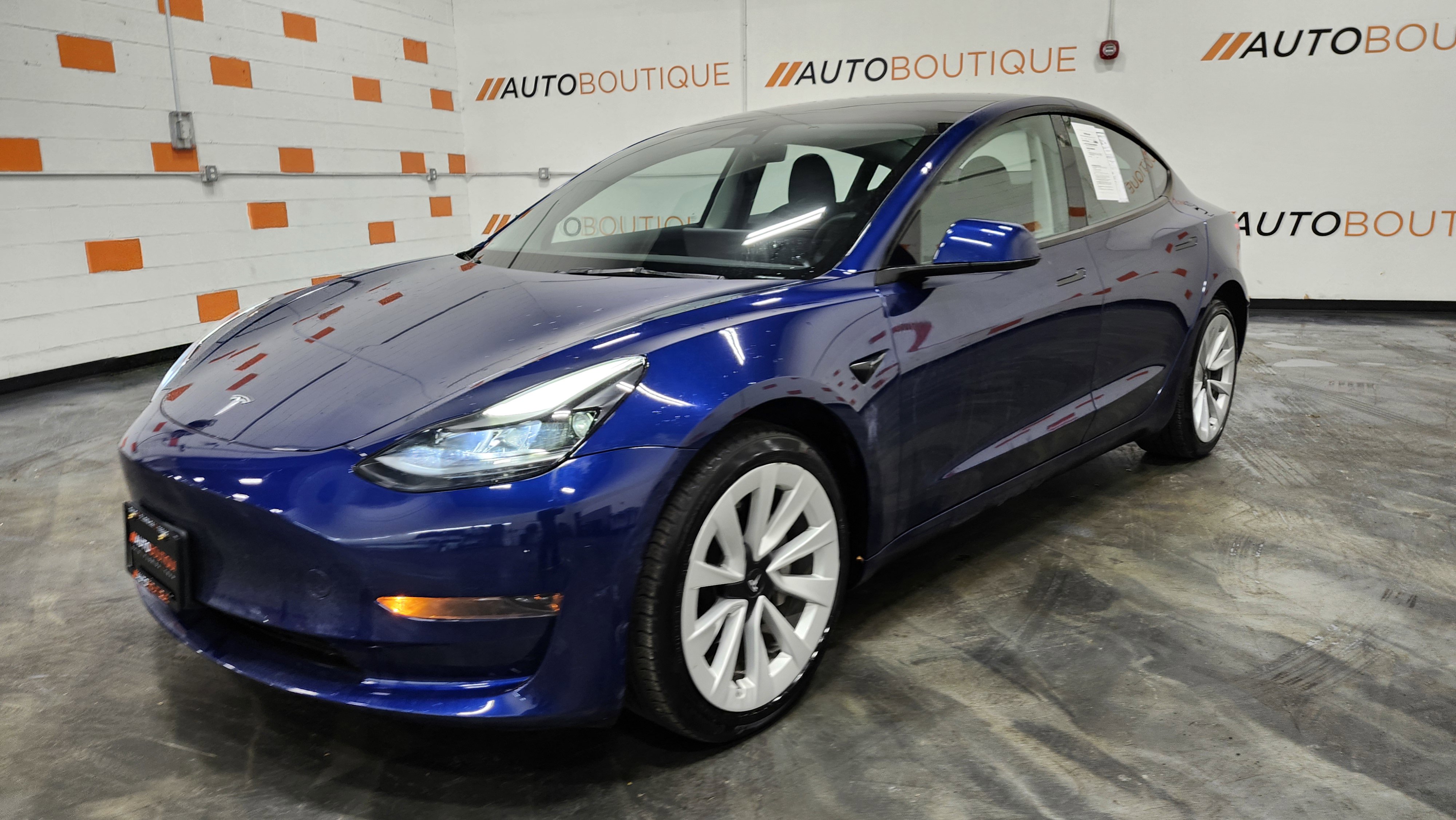 Used 2023 Tesla Model 3 Standard Range image 11