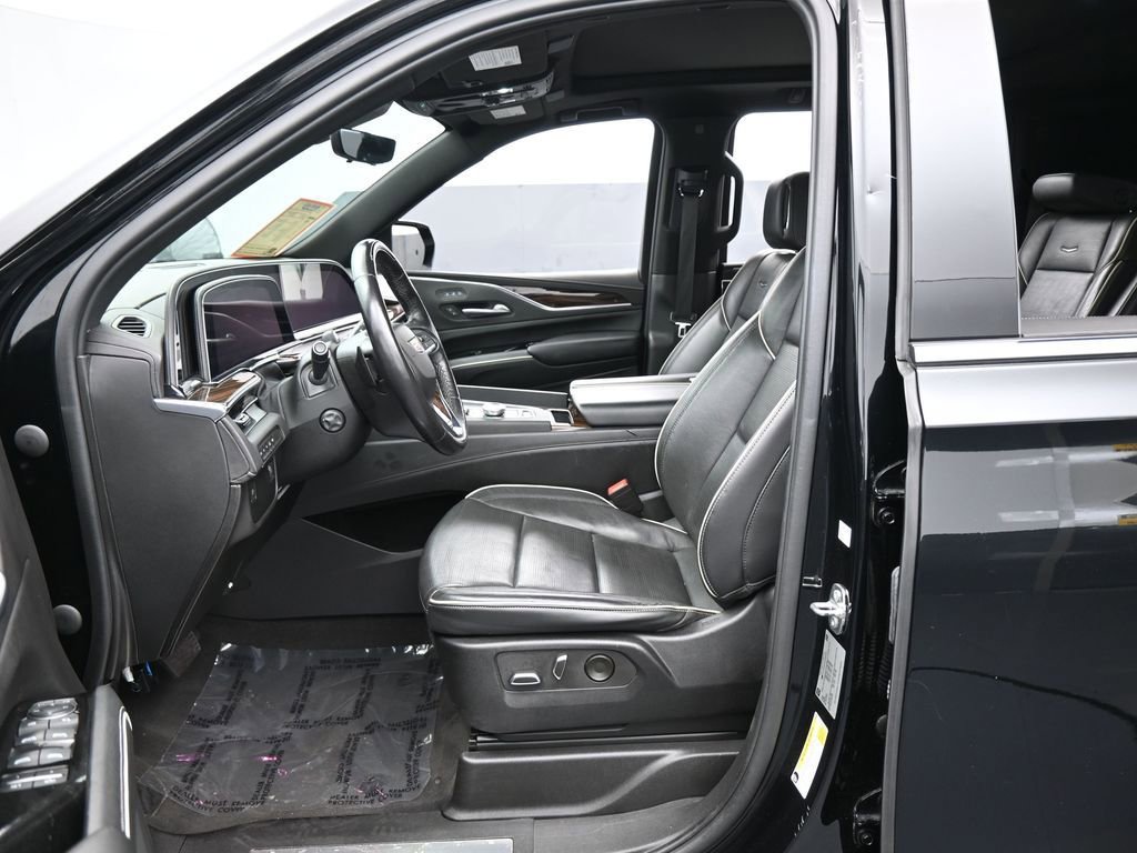 Used 2023 Cadillac Escalade ESV Premium Luxury image 11