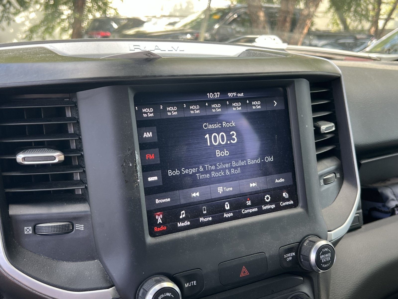 Used 2021 RAM 1500 4x4 Crew Cab image 16